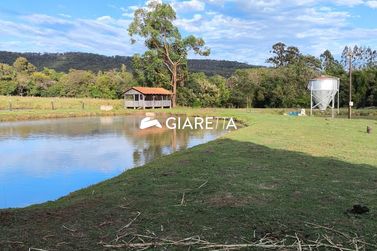 Ch&aacute;cara &agrave; venda - 48400m&sup2; - ZONA RURAL