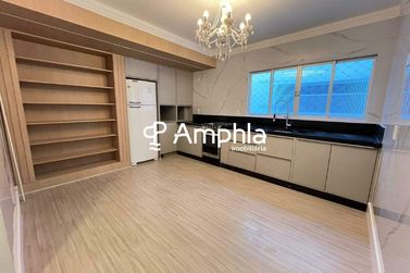 Apartamento &agrave; venda - 220m&sup2; - Centro
