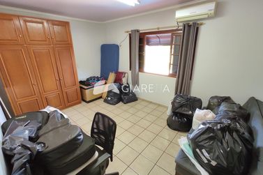 Sobrado &agrave; venda - 246m&sup2; - CENTRO