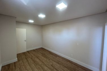 Sobrado &agrave; venda - 200m&sup2; - Maria Luiza