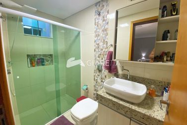 Sobrado &agrave; venda - 202m&sup2; - JARDIM GISELA