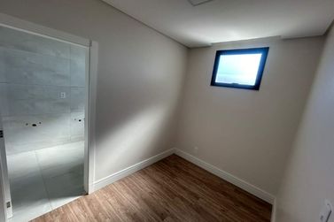 Sobrado &agrave; venda - 200m&sup2; - Maria Luiza