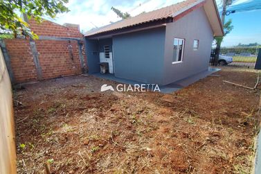 Casa &agrave; venda - 42m&sup2; - VILA PIONEIRO