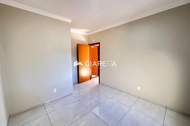 Casa &agrave; venda - 70m&sup2; - JARDIM PINHEIRINHO