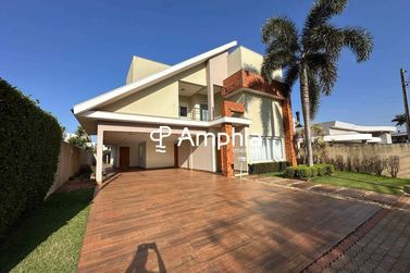 Sobrado &agrave; venda - 388m&sup2; - Santa Cruz