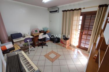 Sobrado &agrave; venda - 246m&sup2; - CENTRO