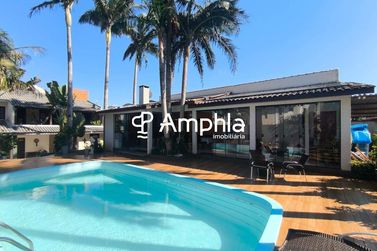 Sobrado &agrave; venda - 345m&sup2; - Recanto Tropical