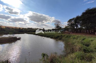 Ch&aacute;cara &agrave; venda - 920m&sup2; - ZONA RURAL