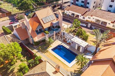 Sobrado &agrave; venda - 436m&sup2; - CENTRO