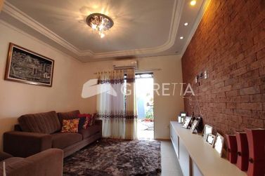 Sobrado &agrave; venda - 135m&sup2; - CENTRO