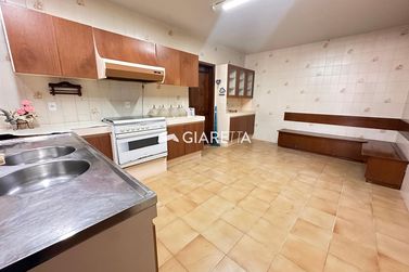 Casa &agrave; venda - 300m&sup2; - CENTRO