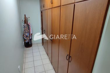Sobrado &agrave; venda - 246m&sup2; - CENTRO