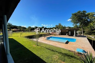 Ch&aacute;cara &agrave; venda - 4000m&sup2; - Centro