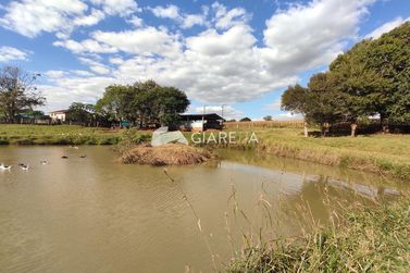 Ch&aacute;cara &agrave; venda - 920m&sup2; - ZONA RURAL