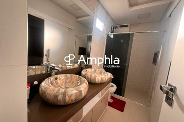 Apartamento &agrave; venda - 250m&sup2; - Centro