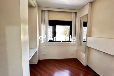 Apartamento &agrave; venda - 227m&sup2; - Centro