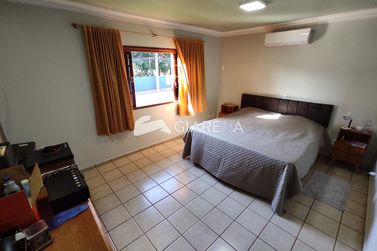 Sobrado &agrave; venda - 246m&sup2; - CENTRO