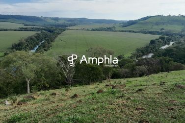 Ch&aacute;cara &agrave; venda - 121000m&sup2; - &Aacute;rea Rural