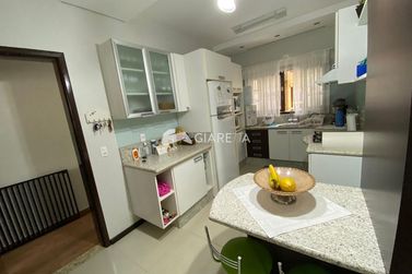 Casa &agrave; venda - 214m&sup2; - CENTRO