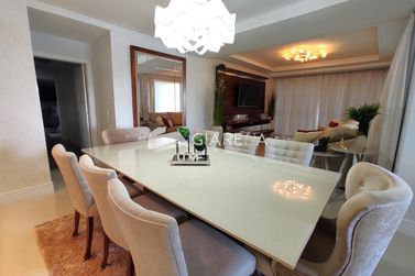 Apartamento &agrave; venda - 147m&sup2; - CENTRO