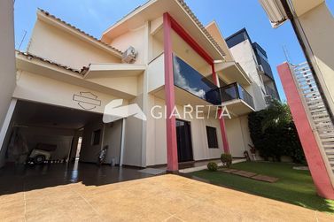 Sobrado &agrave; venda - 279m&sup2; - JARDIM S&Atilde;O FRANCISCO