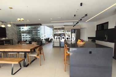 Sobrado &agrave; venda - 400m&sup2; - Recanto Tropical