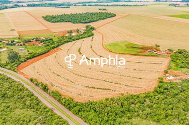 Terreno &agrave; venda - 127000m&sup2; - Zona Rural