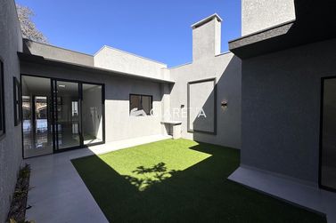 Casa &agrave; venda - 100m&sup2; - JARDIM PARIZOTTO