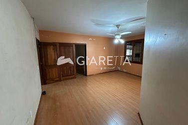 Casa para alugar - 300m&sup2; - CENTRO