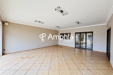 Casa &agrave; venda - 285m&sup2; - Recanto Tropical