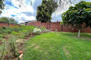 Casa &agrave; venda - 48m&sup2; - JARDIM PINHEIRINHO