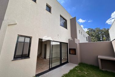 Sobrado &agrave; venda - 121m&sup2; - JARDIM PORTO ALEGRE