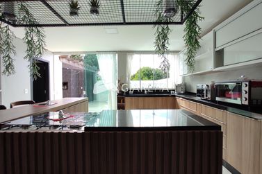 Sobrado &agrave; venda - 225m&sup2; - CENTRO