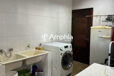 Casa &agrave; venda - 355m&sup2; - Centro