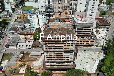 Apartamento &agrave; venda - 134m&sup2; - Centro