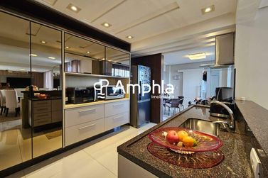 Apartamento &agrave; venda - 220m&sup2; - Centro