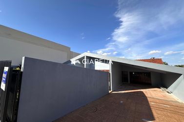 Casa &agrave; venda - 300m&sup2; - CENTRO