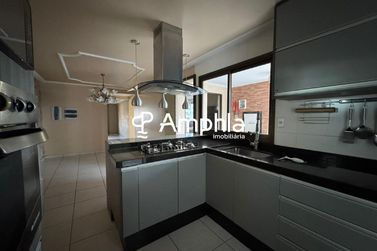 Apartamento &agrave; venda - 118m&sup2; - Centro