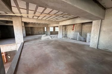 Sala Comercial &agrave; venda - 300m&sup2; - VILA OPERARIA