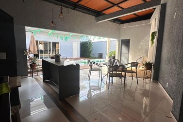 Sobrado para alugar - 229m&sup2; - VILA INDUSTRIAL