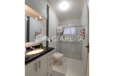 Sobrado &agrave; venda - 135m&sup2; - CENTRO