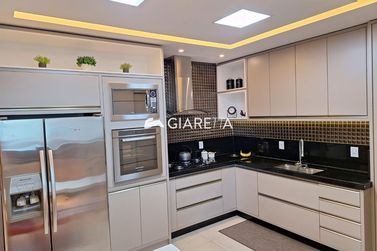 Apartamento &agrave; venda - 137m&sup2; - CENTRO