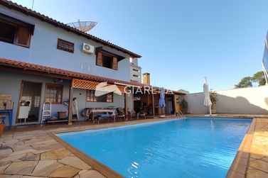 Sobrado &agrave; venda - 246m&sup2; - CENTRO