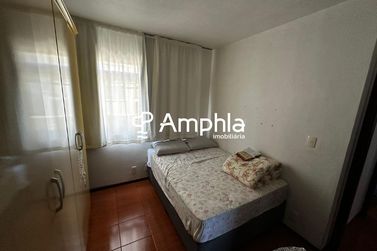 Apartamento &agrave; venda - 74m&sup2; - Centro