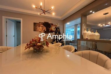 Apartamento &agrave; venda - 144m&sup2; - Meia Praia