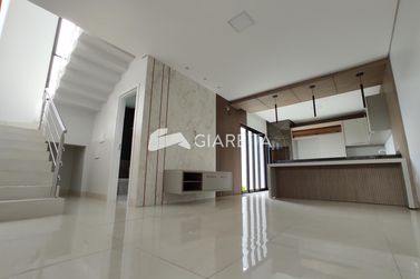 Sobrado para alugar - 127m&sup2; - JARDIM PANCERA