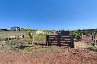 Ch&aacute;cara &agrave; venda - 20000m&sup2; - QUATRO PONTES