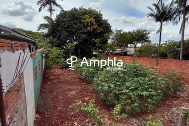 Terreno &agrave; venda - 400m&sup2; - Centro
