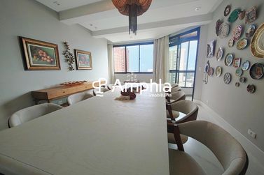 Apartamento &agrave; venda - 700m&sup2; - Centro