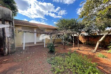 Casa para alugar - 99m&sup2; - JARDIM GISELA